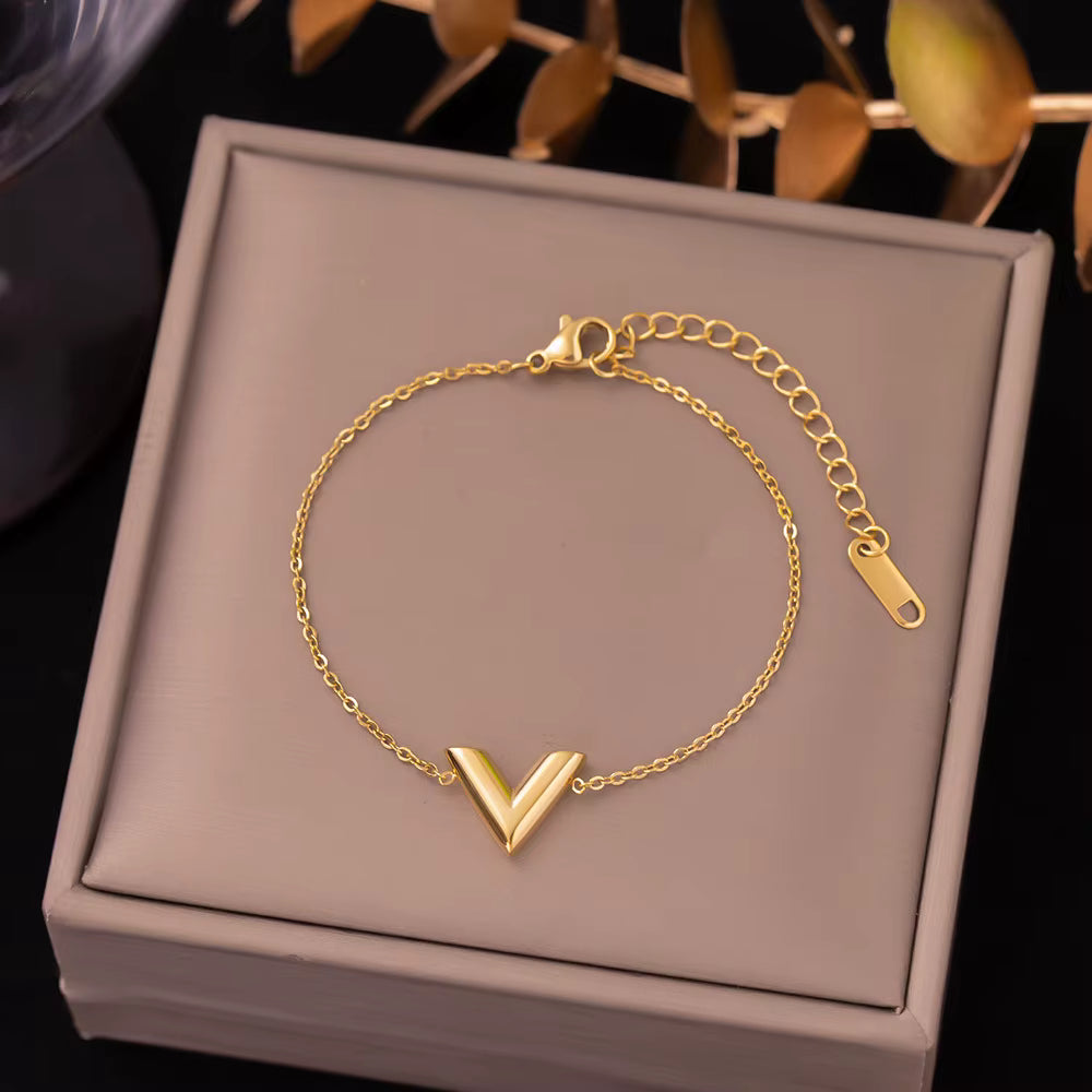 Stainless Steel Bracelets Hippie Gothic Pearl Chain Pendants Fashion Bracelet for Women Jewelry