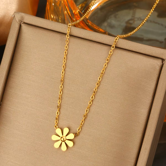 Hot Stainless Steel 18K Gold Pearl Shell Zircon Clover Heart Butterfly Letter Pendant Necklace Women Flower Bow Chain Necklace